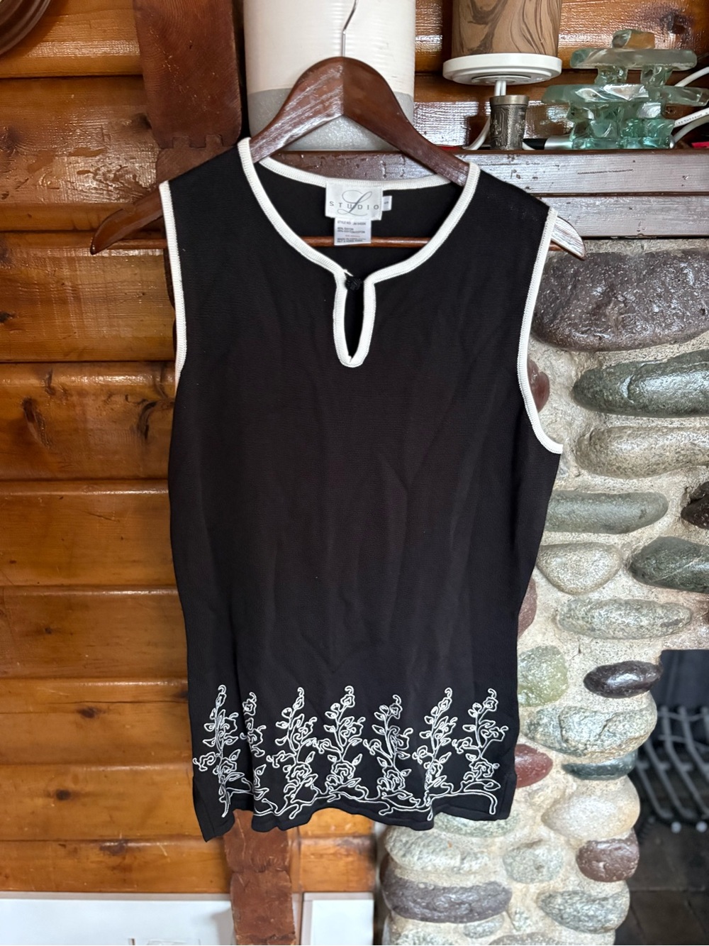 Studio L Black White Embroidered Sleeveless Tunic Top Super Soft Small Y2K